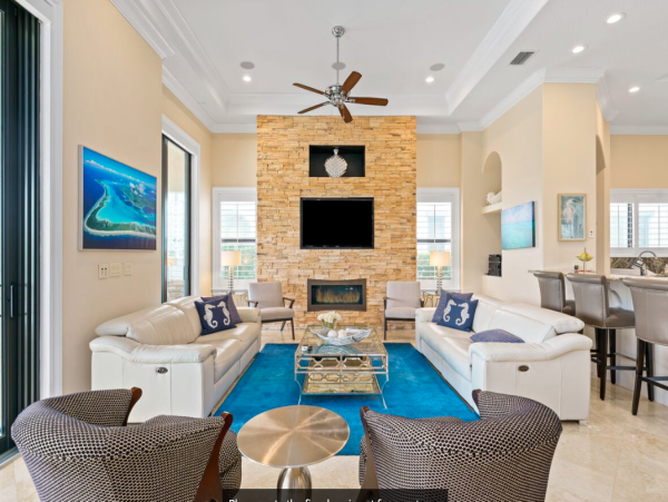 Luxurious 4-Bedroom Vacation Rental Near Disney - Private Pool